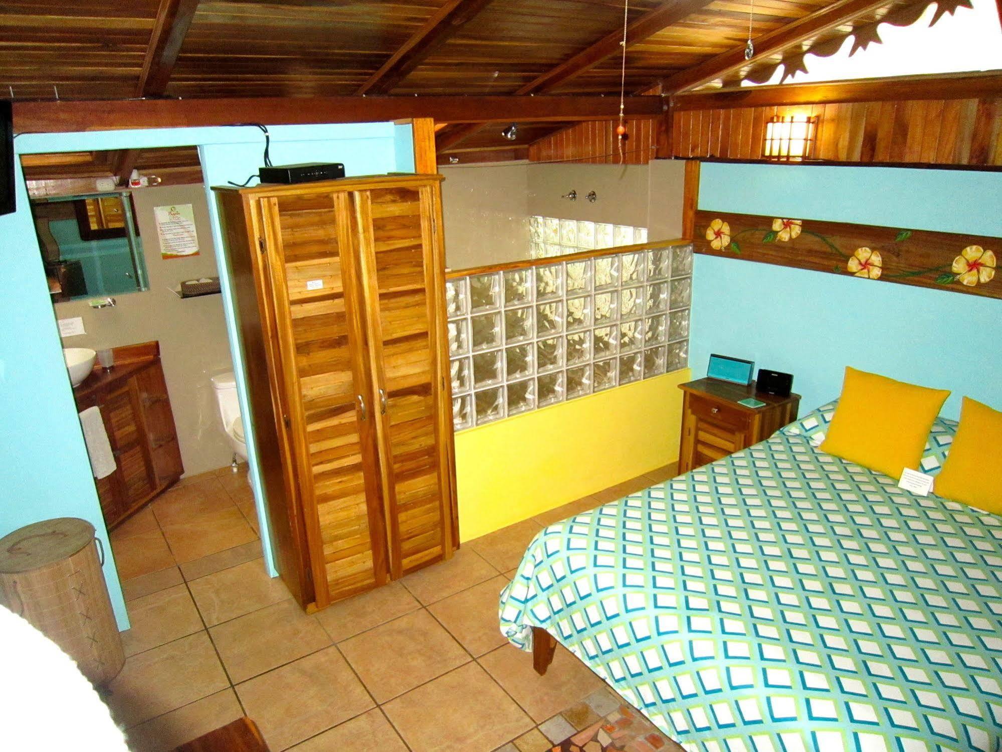 Physis Caribbean Bed & Breakfast Puerto Viejo de Talamanca Экстерьер фото